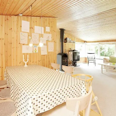 Holiday home Three-bedroom Holiday In 29 *