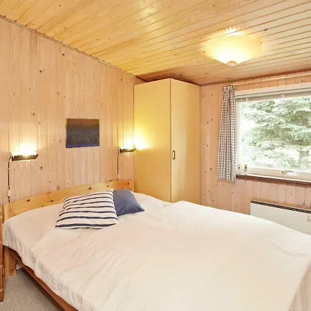 Three-bedroom Holiday In 29 * Oksbol (Syddanmark)